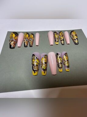 Butterfly Accent Press-On Nails in Yellow & Pink